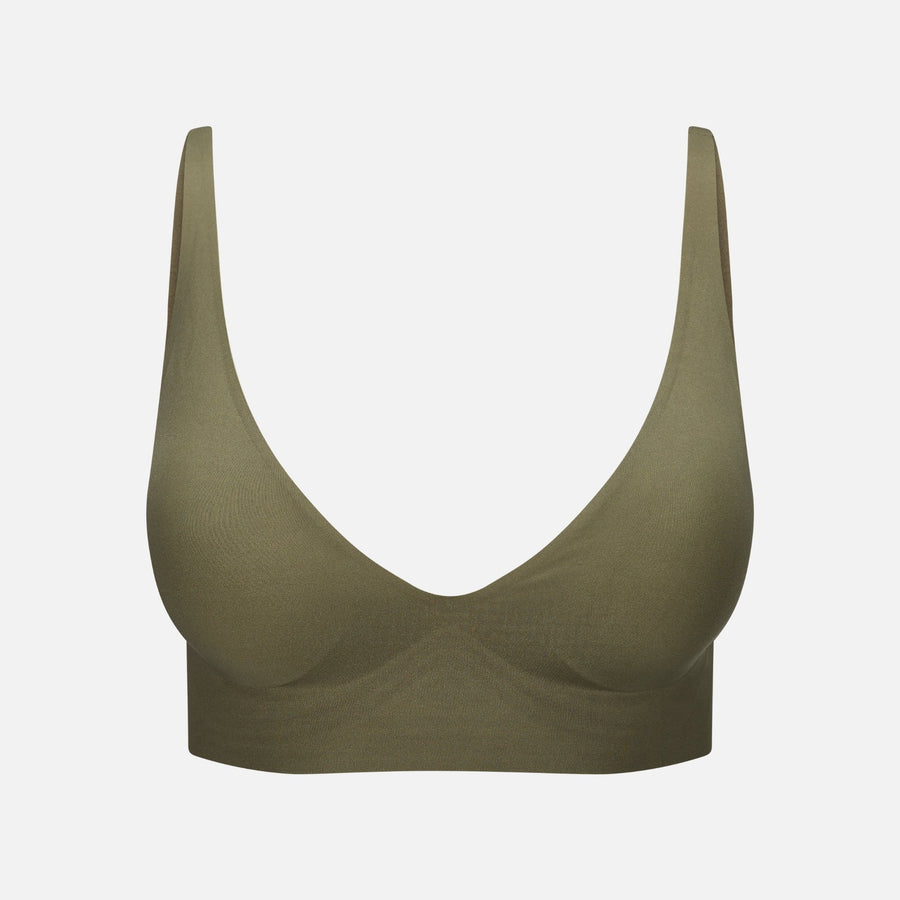 no-repeat center / cover 
url('https://cdn.shopify.com/s/files/1/0984/8841/8645/files/khaki_bh_1.jpg?v=1781177075')